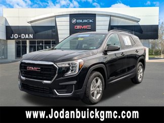 Certified 2022 GMC Terrain SLE w/ Driver Convenience Package image 1