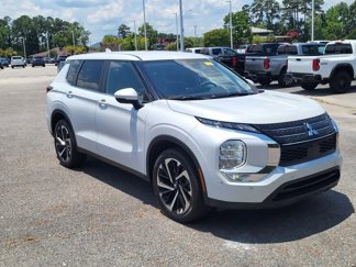 Used 2024 Mitsubishi Outlander SE Black Edition image 1