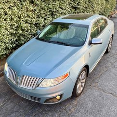 Used 2009 Lincoln MKS image 1