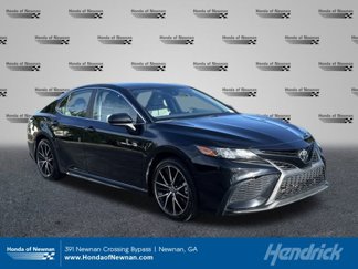 Used 2021 Toyota Camry SE image 1
