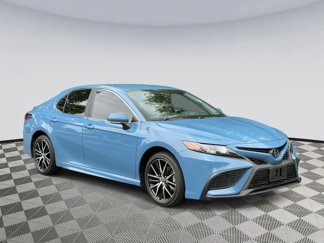 Used 2024 Toyota Camry SE image 1
