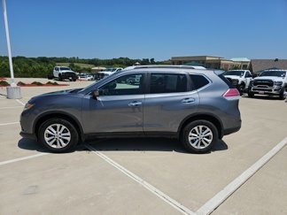 Used 2016 Nissan Rogue SV w/ SV Premium Package image 1