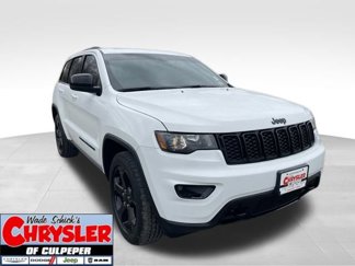 Used 2019 Jeep Grand Cherokee Laredo image 1