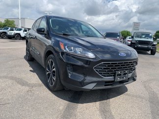 Used 2022 Ford Escape SE image 1
