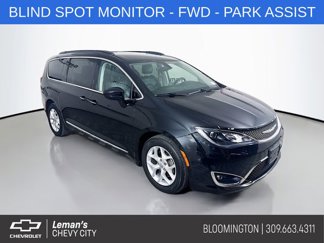 Used 2017 Chrysler Pacifica Touring-L w/ Tire & Wheel Group image 1