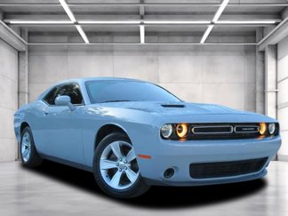 Used 2021 Dodge Challenger SXT image 1