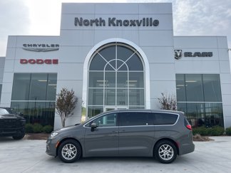 Used 2023 Chrysler Pacifica Touring-L image 1