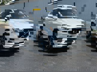 Used 2021 Volvo XC60 T5 Momentum w/ Premium Package image 1