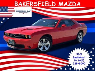 Used 2022 Dodge Challenger SXT image 1