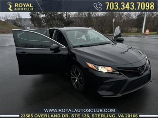 Used 2019 Toyota Camry SE image 1