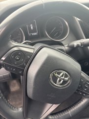 Used 2023 Toyota Camry SE image 1