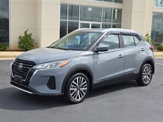 Used 2022 Nissan Kicks SV image 1