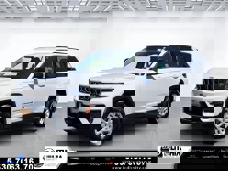 Used 2023 Jeep Grand Cherokee Laredo image 1