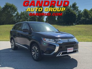 Used 2020 Mitsubishi Outlander ES image 1