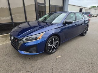 Used 2024 Nissan Altima 2.5 SR w/ SR Premium Package image 1