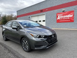 Used 2023 Nissan Versa SV image 1
