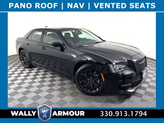 Used 2023 Chrysler 300 Touring L w/ Popular Equipment Group image 1