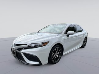 Used 2023 Toyota Camry SE image 1