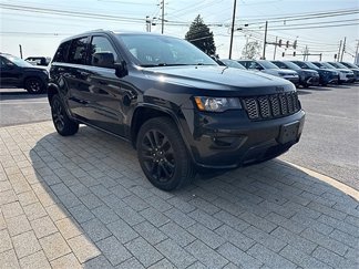 Used 2018 Jeep Grand Cherokee Altitude image 1