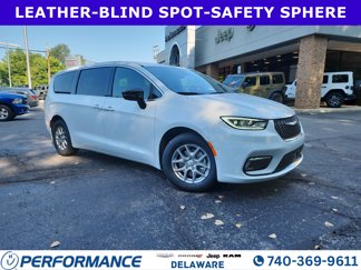 New 2026 Chrysler Pacifica Select image 1