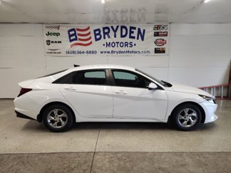 Used 2022 Hyundai Elantra SE video 1