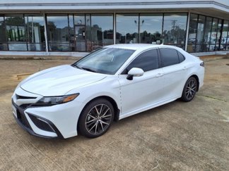 Used 2023 Toyota Camry SE image 1