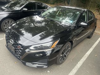 Used 2023 Nissan Altima 2.5 SR w/ SR Premium Package image 1