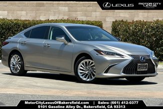 Used 2020 Lexus ES 300h w/ Luxury Package image 1