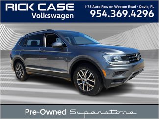 Used 2018 Volkswagen Tiguan SE w/ Panoramic Sunroof Package image 1