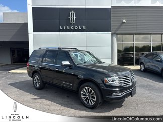 Used 2017 Lincoln Navigator Select image 1