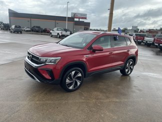 Used 2023 Volkswagen Taos SE image 1
