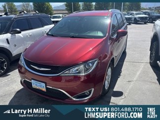 Used 2020 Chrysler Pacifica Touring-L image 1
