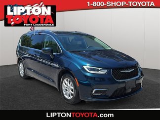 Used 2021 Chrysler Pacifica Touring-L image 1