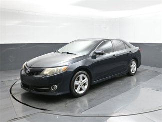 Used 2014 Toyota Camry SE image 1