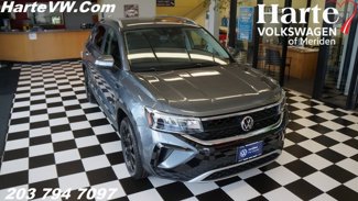 Certified 2022 Volkswagen Taos SE w/ IQ.Drive SE Package image 1