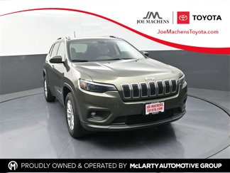 Used 2019 Jeep Cherokee Latitude w/ Cold Weather Group image 1