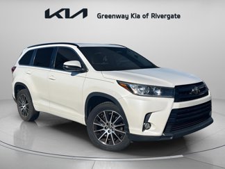 Used 2017 Toyota Highlander SE image 1