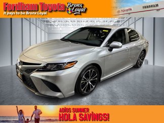 Used 2018 Toyota Camry SE image 1