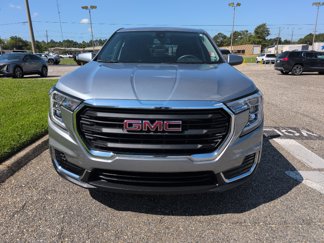 Used 2024 GMC Terrain SLE image 1