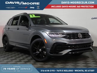 Used 2023 Volkswagen Tiguan SE R-Line image 1