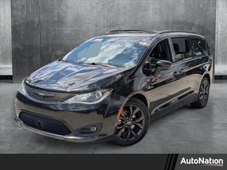 Used 2019 Chrysler Pacifica Touring-L image 1
