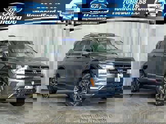 Used 2020 Volkswagen Tiguan SE image 1