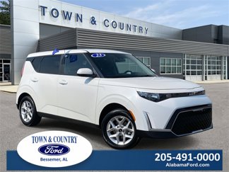 Used 2023 Kia Soul LX w/ LX Technology Package image 1