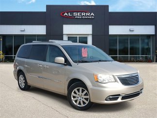 Used 2013 Chrysler Town & Country Touring image 1