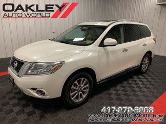 Used 2016 Nissan Pathfinder SL image 1