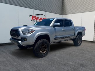 Used 2019 Toyota Tacoma TRD Sport image 1