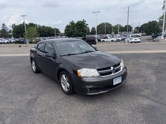 Used 2014 Dodge Avenger SE image 1