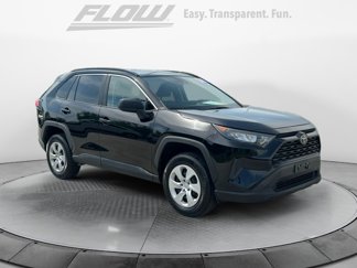 Used 2021 Toyota RAV4 LE image 1