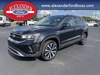 Used 2024 Volkswagen Taos SE image 1