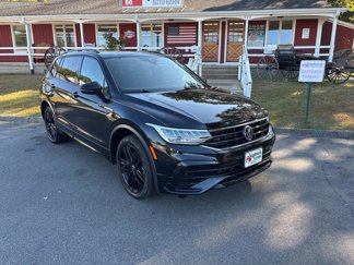 Used 2022 Volkswagen Tiguan SE R-Line image 1